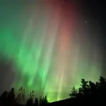 Lykke House Hot Tub, Grill Hut Northern Lights Apartment *