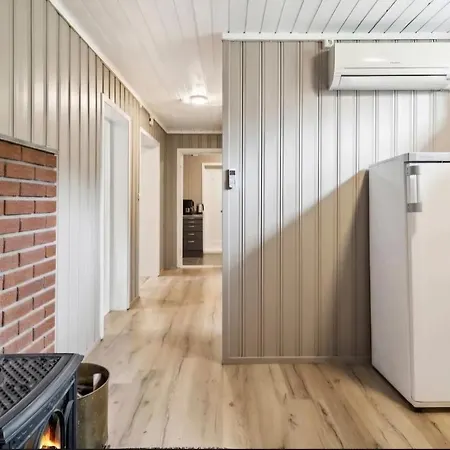 Lykke House Hot Tub, Grill Hut Northern Lights דירה טריסיל