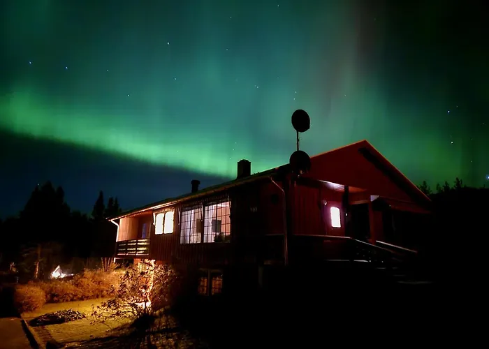 Lykke House Hot Tub, Grill Hut Northern Lights דירה טריסיל